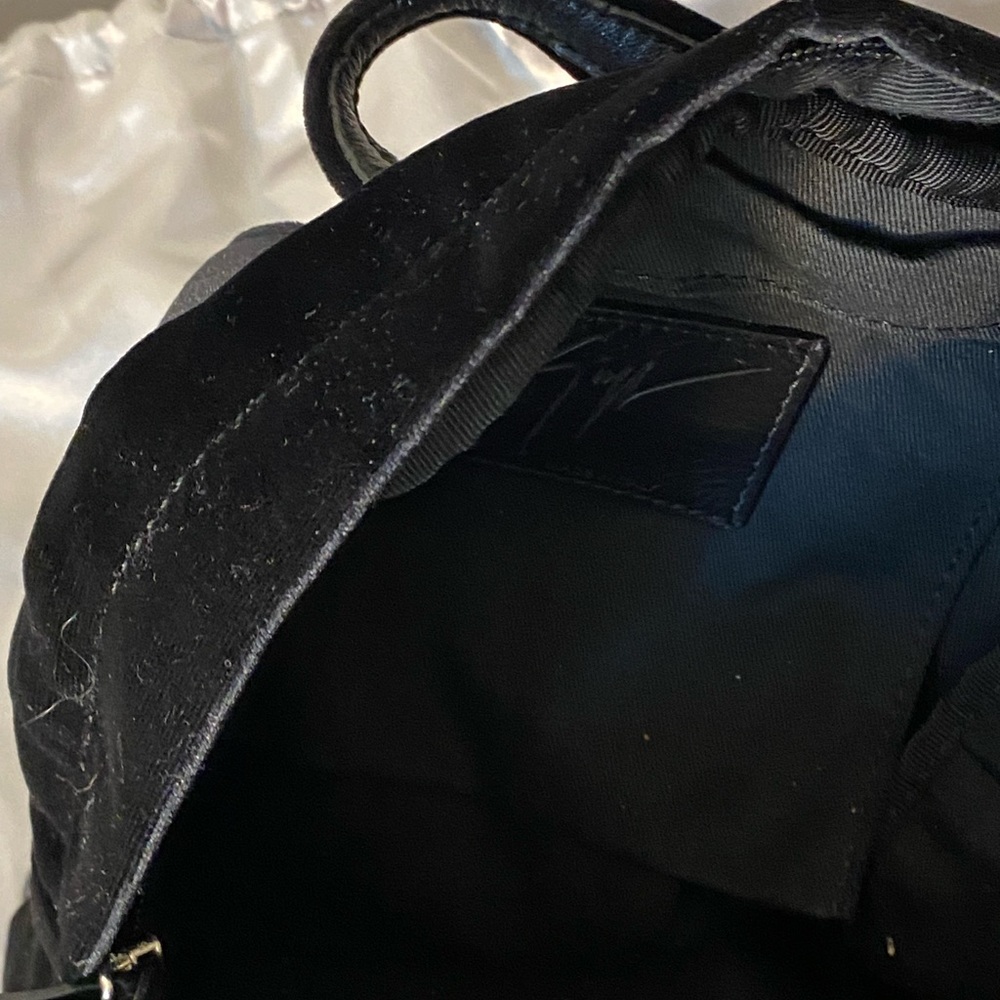 Authentic backpack - Picture 2 of 3